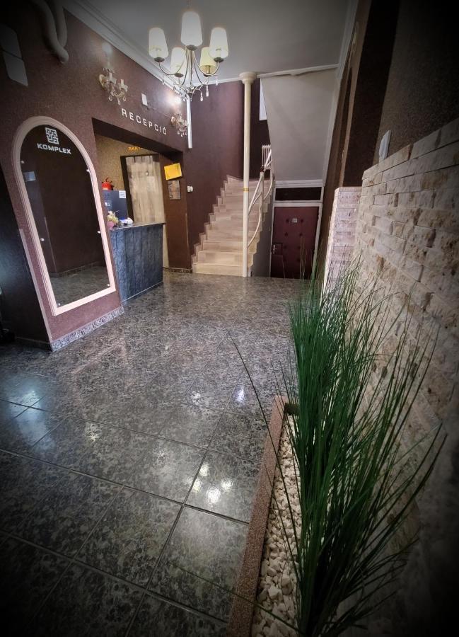 Komplex -Rendezvenytermek-Panzio-Apartman-Irodak- Mateszalka Dış mekan fotoğraf
