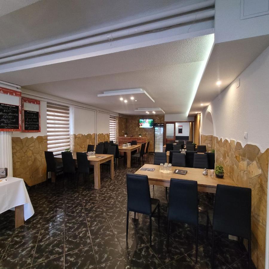 Komplex -Rendezvenytermek-Panzio-Apartman-Irodak- Mateszalka Dış mekan fotoğraf